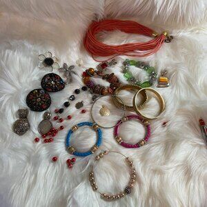 Fashion Costume Bracelets and Pendents Mixed Jewlery Lot of 17